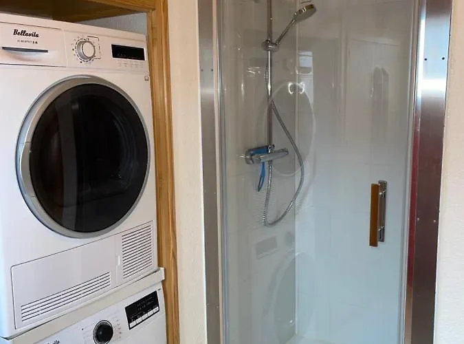 Confort 'le Grand Pre', Terrain Cloture, Garage בקתה